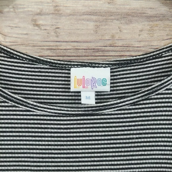🚫 SOLD Lularoe Irma Striped Black White Medium - Picture 5 of 6